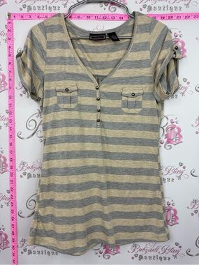 Licorice Button-Front V-Neck Stripe Tee - Gray & Cream